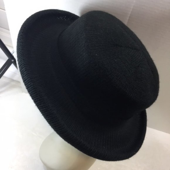 Isotoner Black Knit Sweater Casual Winter Hat Bow on Trim Lined 21" - Picture 4 of 9